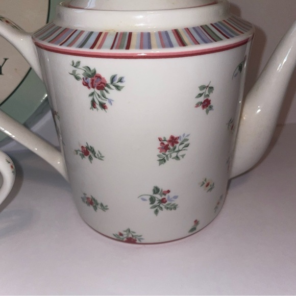 Laura Ashley Home “High Tea” 5 piece Bone China Tea Set - Picture 5 of 7